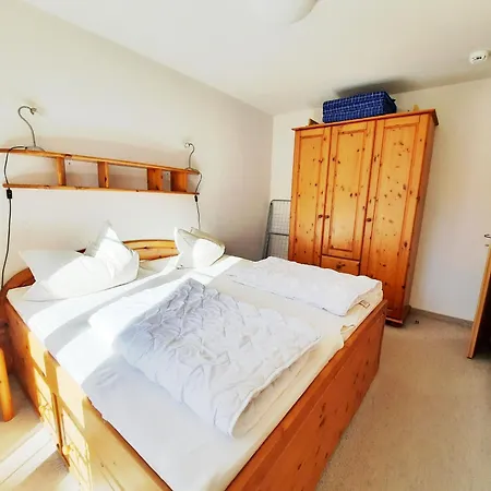 Lee 10 * Graal-Mueritz